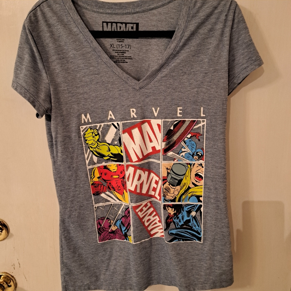 Junior Marvel Comics Gray V-Neck SS Iron Man/Thor Shirt Size XL (15-17)